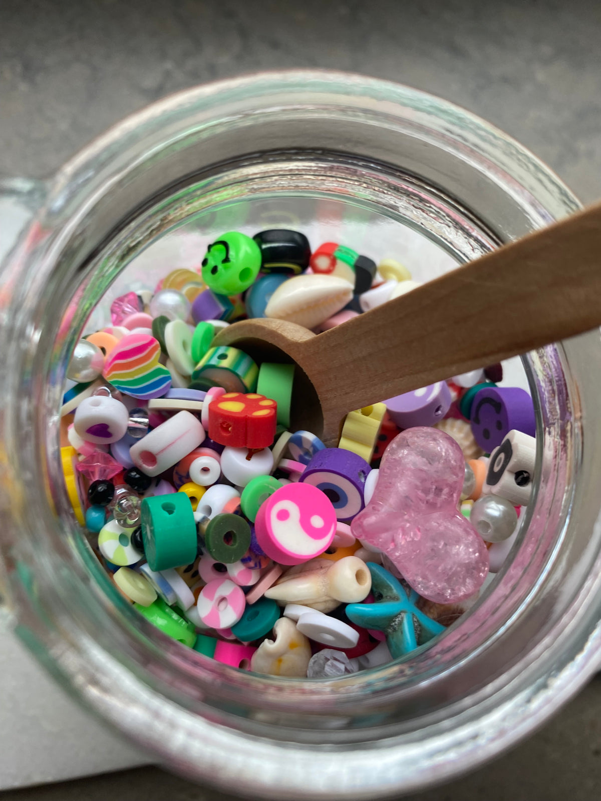 Bead confetti